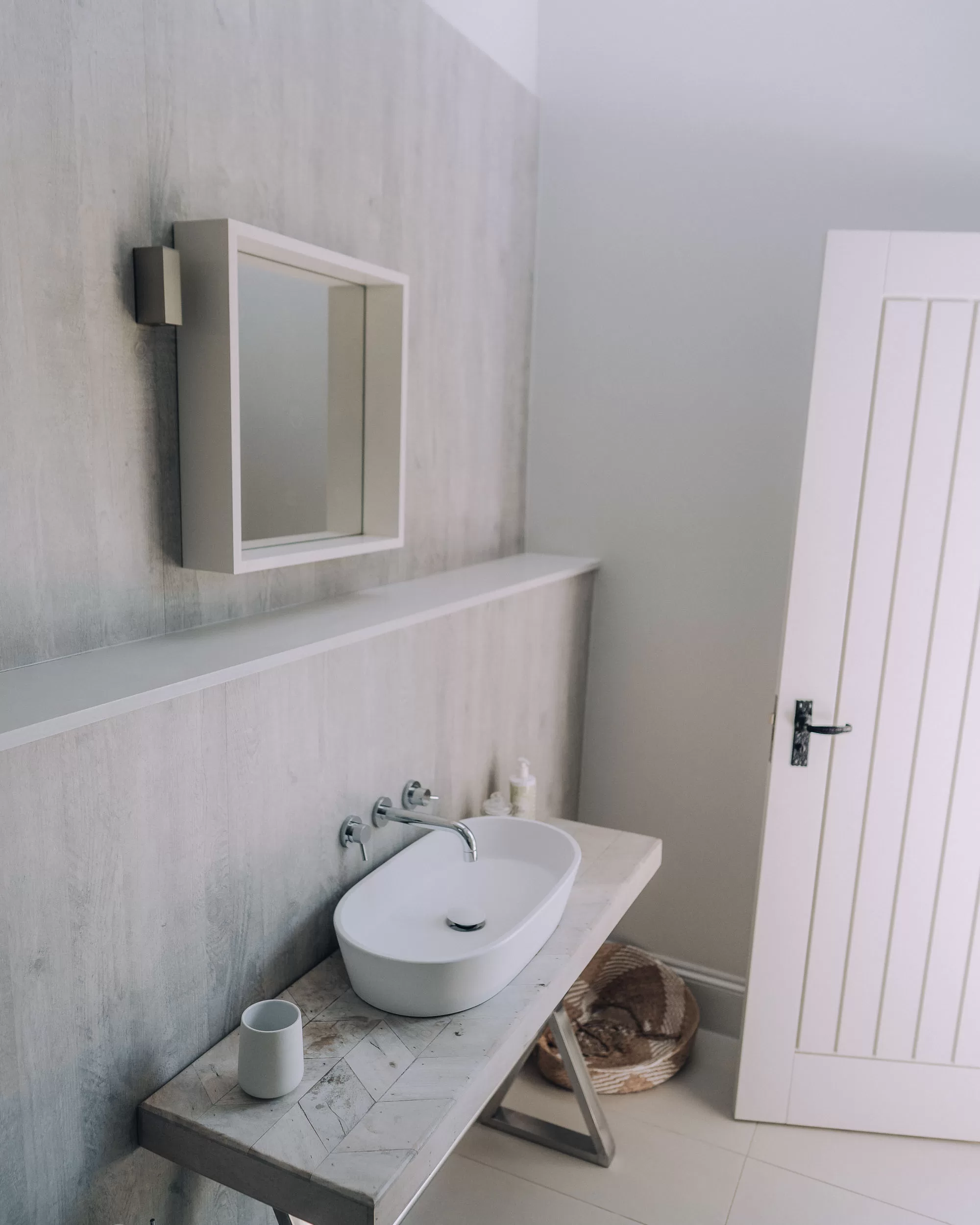 bathroom 2 at Bibury Farm Barns