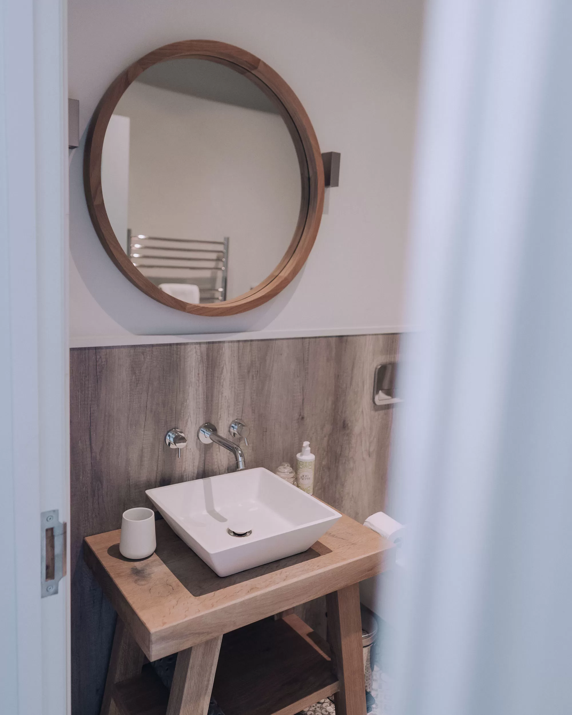 bathroom 3 at Bibury Farm Barns